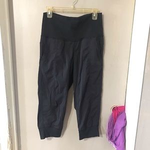 Lululemon Capri pants black size 8